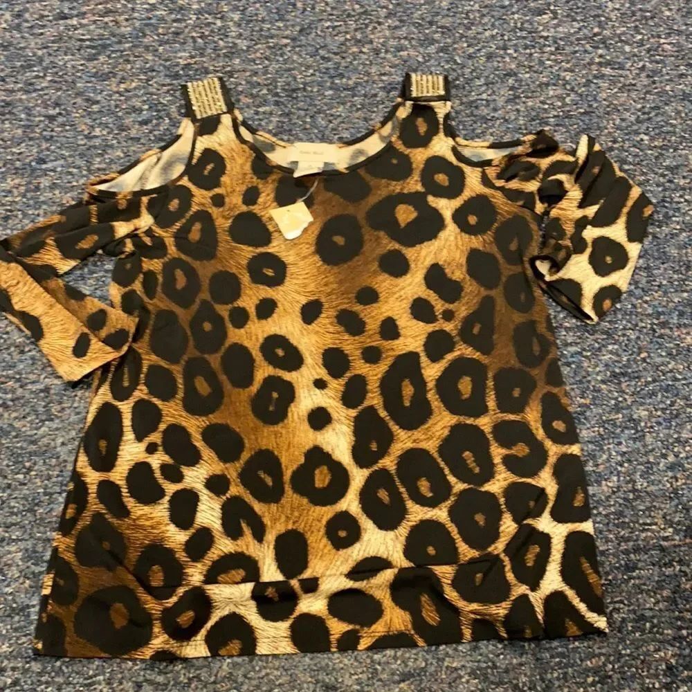 Leopard Print Cold Shoulder Top sz. S NWT